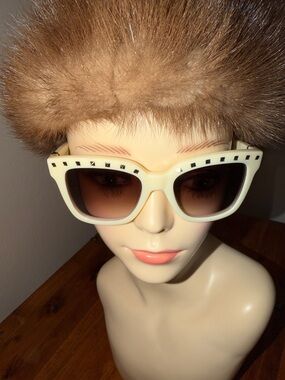 Valentino Cream Cat-Eye Square Sunglasses with Brown Gradient Lenses